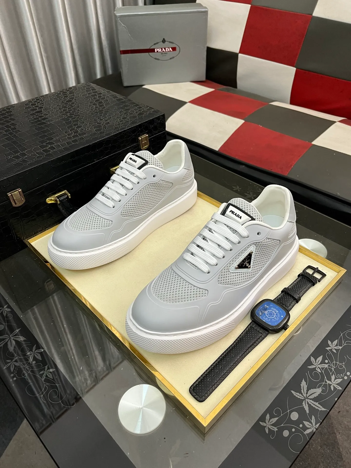Men's shoes 💰580⌚️⌚️【PRADA】Prada - high-end quality original order 🔍🔍🔍 casual sports shoes - upper: imported 🔝 Napa calfskin, pebbled calfskin, branded glue hollow mesh canvas, shoe body sewn with branded metal fasteners - lining: water-dyed cowhide - outsole: ultra-light TPU foam rubber; two-color molded outsole -Ultra-high quality control, fine workmanship, highlighting (high-end, nobility, class) -Size: 38-445️⃣colors available